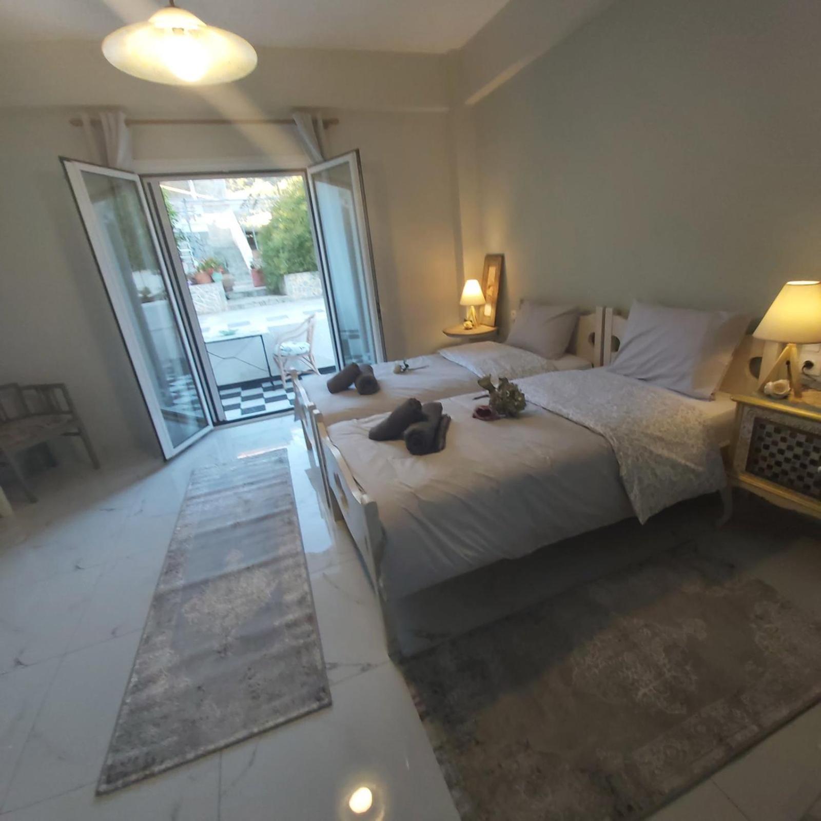Eytyhias Yard Apartments In Poros Poros Town Buitenkant foto